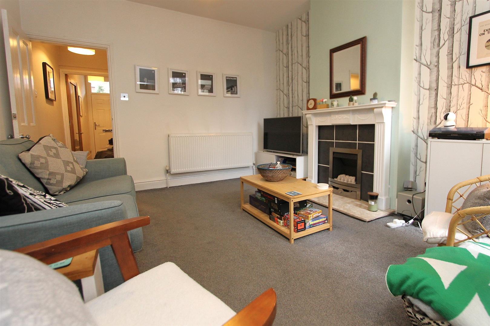 2 bed property in Chester Road North, Kidderminster
